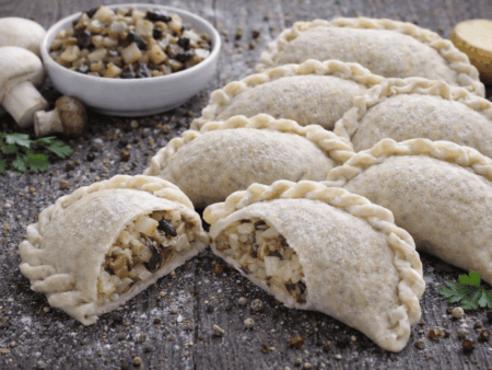 12 450x338 - Вареники с картошкой и грибами