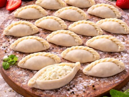 photo 1 2026 03 17 21 00 33 1 450x338 - Вареники с творогом и клубникой